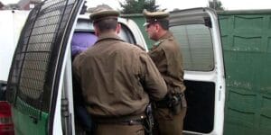 Carabineros-detenido-furgon-700x350