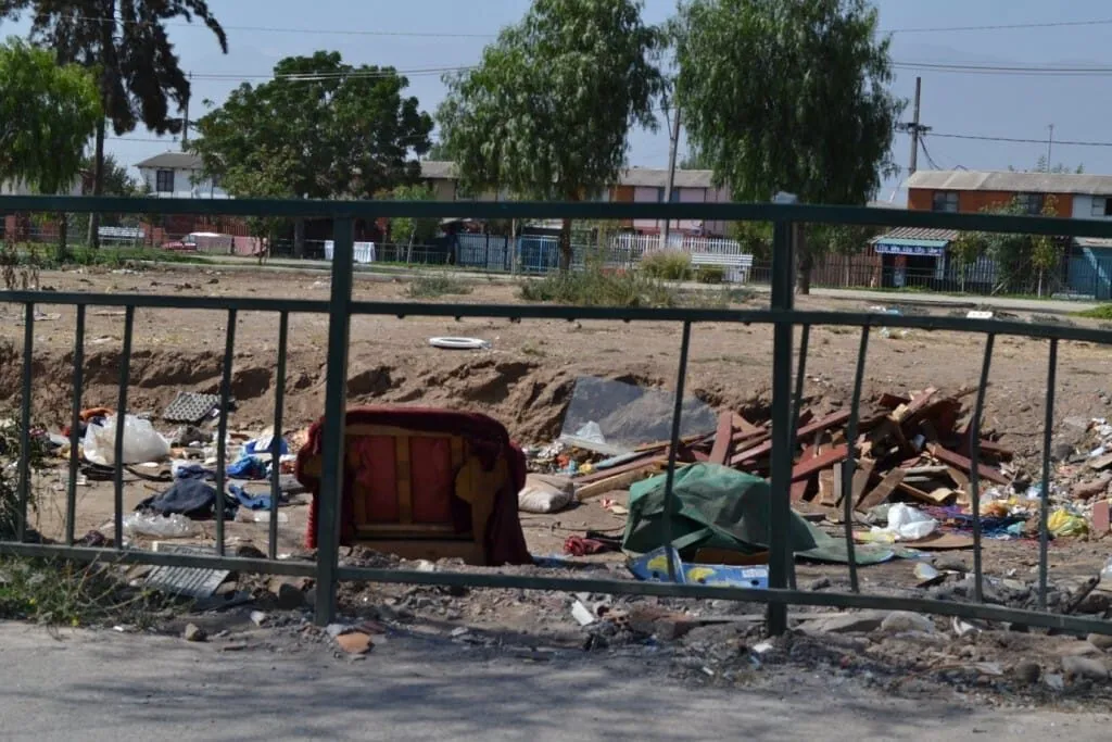 ¿Aburrido de las calles-vertedero? La Oficina de Retiro de Escombros es un amigo en tu camino