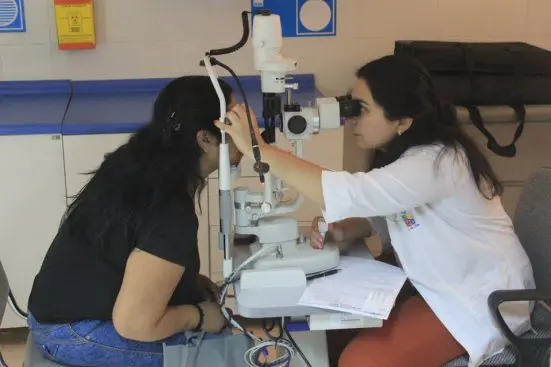 En Bajos de Mena hicieron salud por la mujer