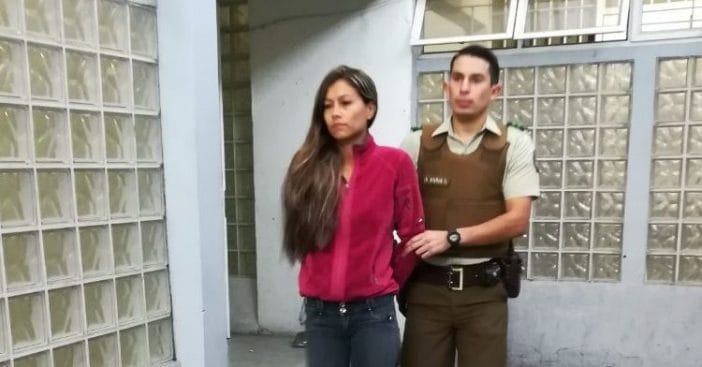 Mujer colombiana detenida en Puente Alto por intentar sobornar a Carabineros