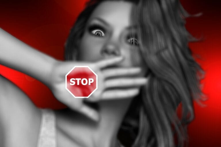 Análisis legal de Lobos y López: ¡Vivir bajo amenazas!
