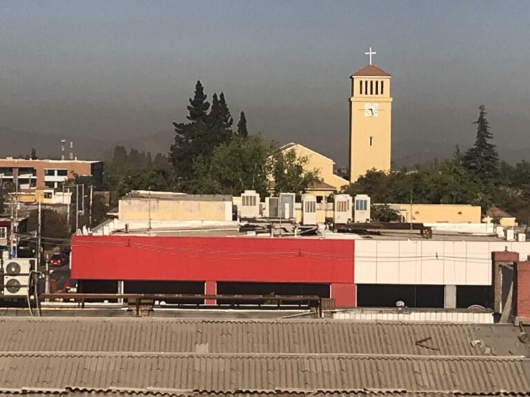 Incendio La Pintana dejó nube tóxica que obligó a suspender clases en Puente Alto