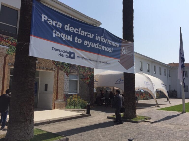 Duoc UC colabora en la municipalidad con Operación Renta 2019