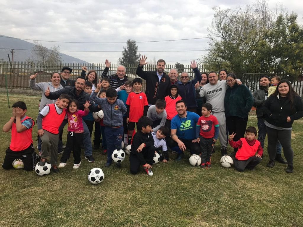 Casas Viejas tiene un taller de fútbol gratuito para los niños de Puente Alto