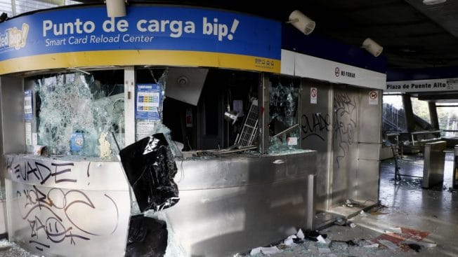 Autoridades analizan situación de Puente Alto después de manifestaciones ciudadanas