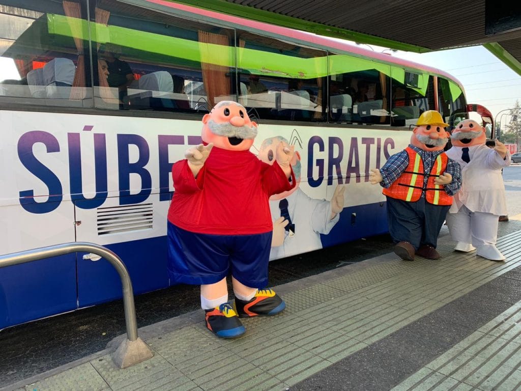 Farmacias Dr. Simi sumará un bus más para trasladar gratuitamente a los puentealtinos