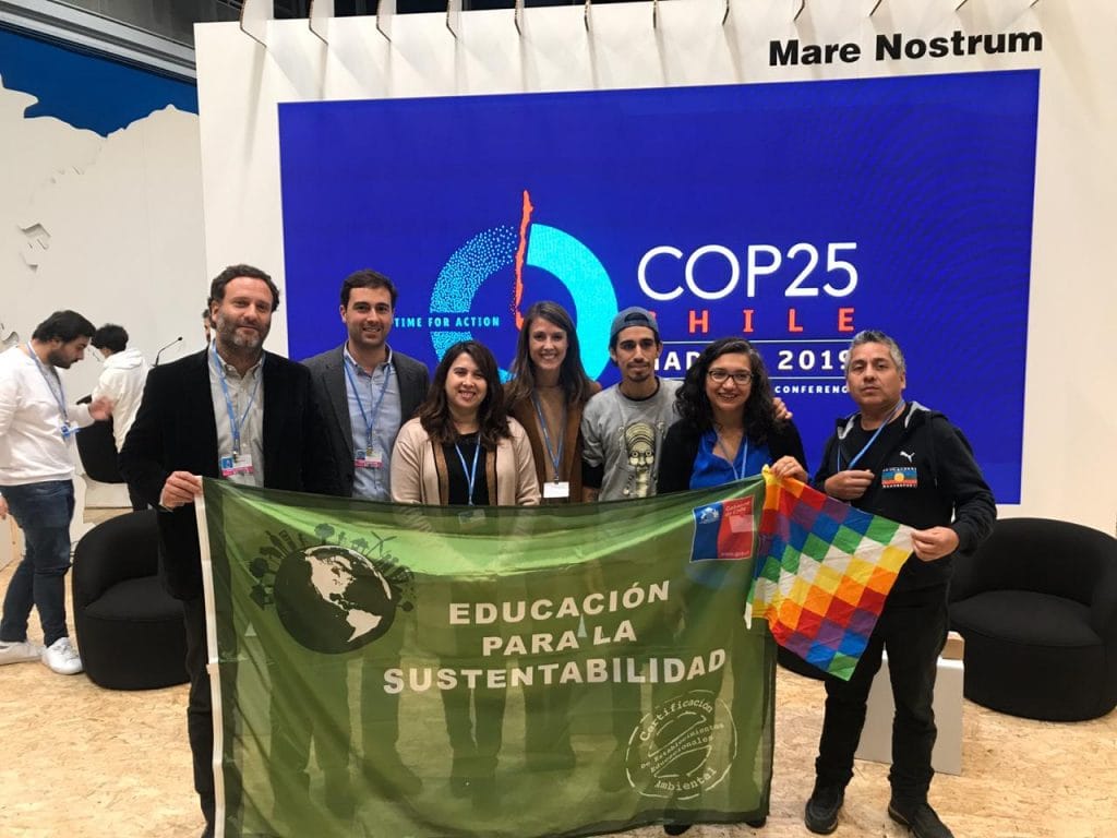Comité Ambiental del Colegio Colonial de Pirque se destaca con su proyecto de reciclaje en la COP 25