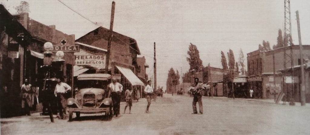 Portal Retro: el comercio en Puente Alto a inicios del siglo XX Foto: Calle Comercio actual Concha y Toro, Jorge Cassis (1935)