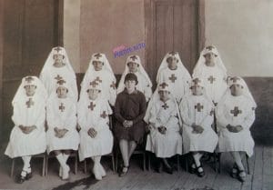 Brigada de Cruz Roja en escuela de Puente Alto (1926) Colección Museo Histórico Nacional)
