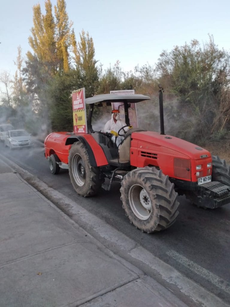 Minicipalidad de Pirque comienza proceso de fumigación para combatir el Covid-19 Foto: Twitter Municipalidad de Pirque