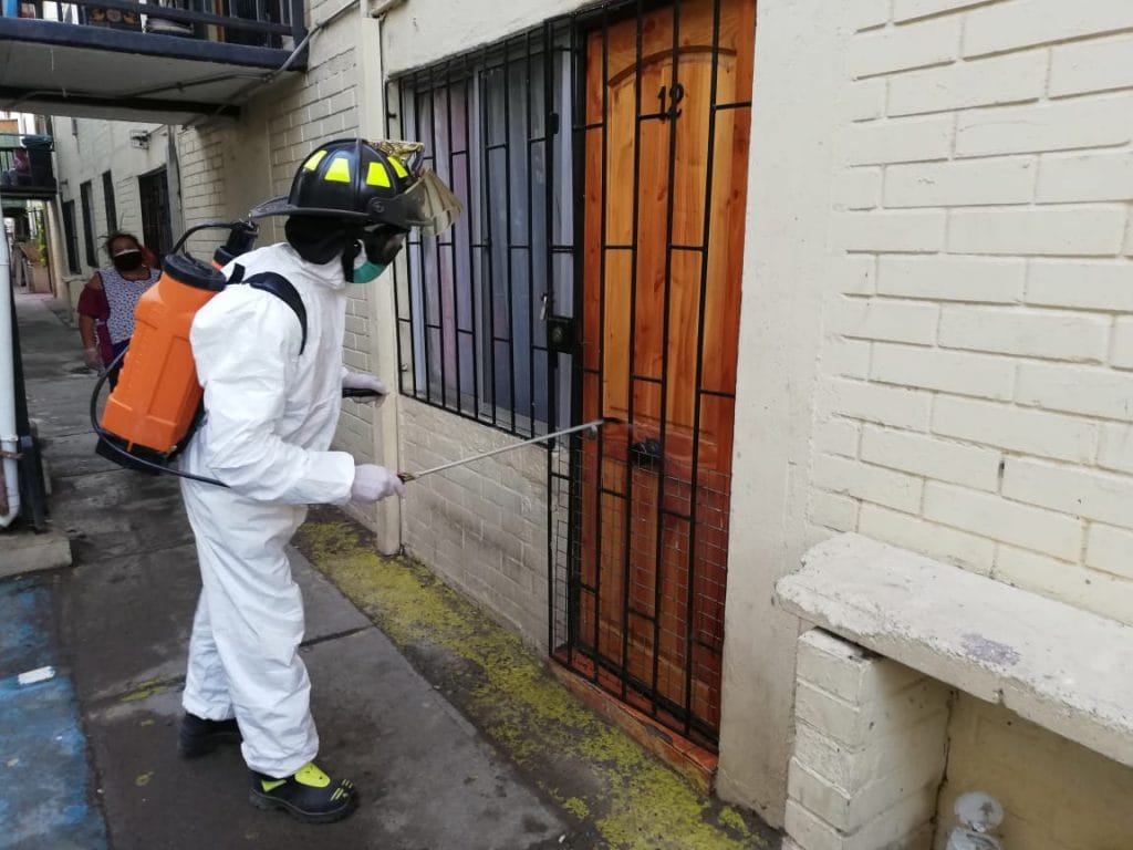Cuerpo de Bomberos de Puente Alto realizó sanitización en sector de Bajos de Mena