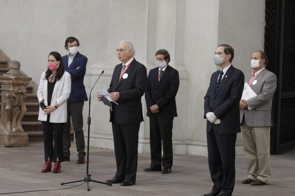 Con utensilios de higiene y prevención CMPC apoyará a nueve hogares del Sename