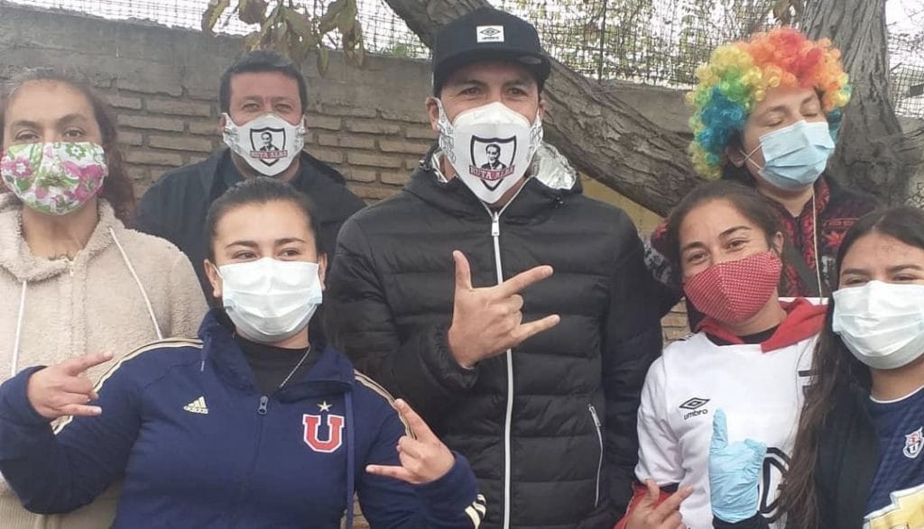 Esteban Paredes dona 800 colaciones para ollas comunes de bajos de mena y villa Nocedal 3