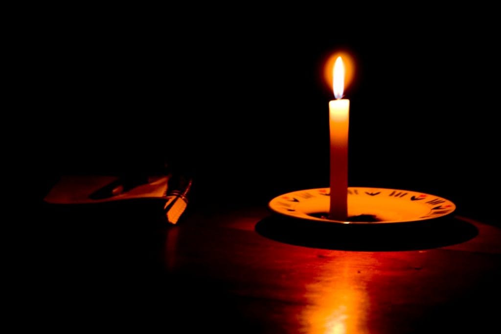 Más de 36 horas sin luz tienen vecinos de la Villa Marta Brunet y Padre Hurtado en Puente Alto