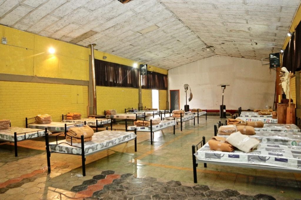 El Gimnasio Municipal y la Parroquia Santa María Magdalena de Puente Alto son habilitados como albergues