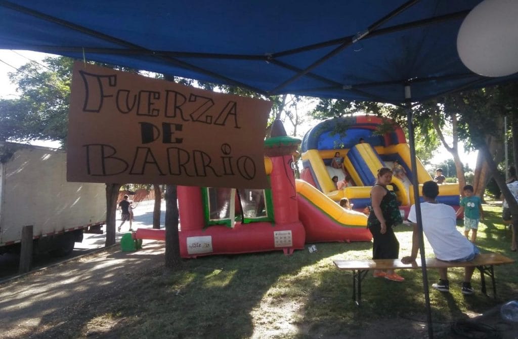 Agrupación Fuerza de Barrio organiza albergue de alimento en Puente Alto