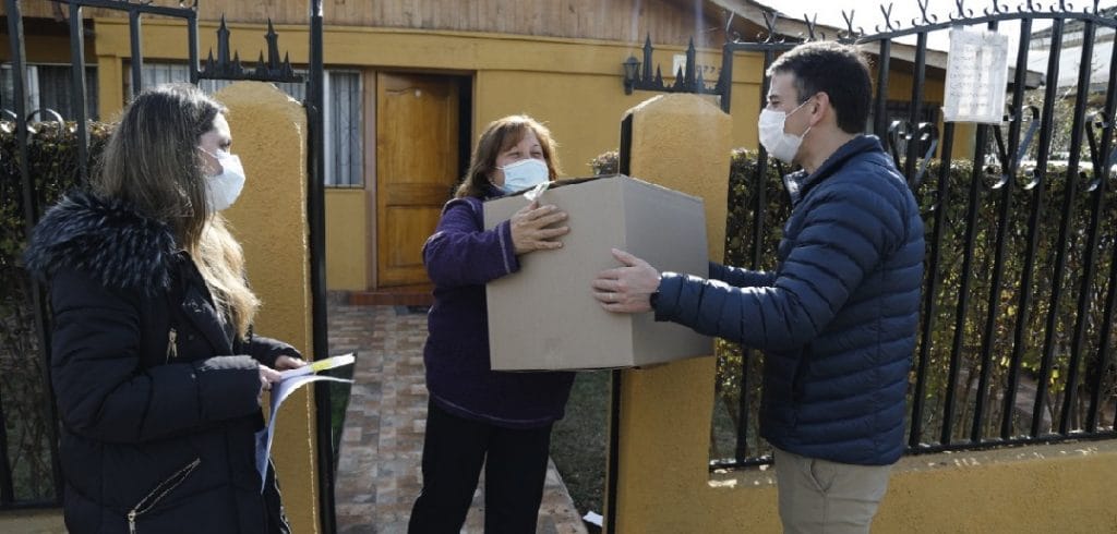 CMPC entregó las primeras 8 mil mascarillas de las 36 mil que donará a los vecinos de Puente Alto