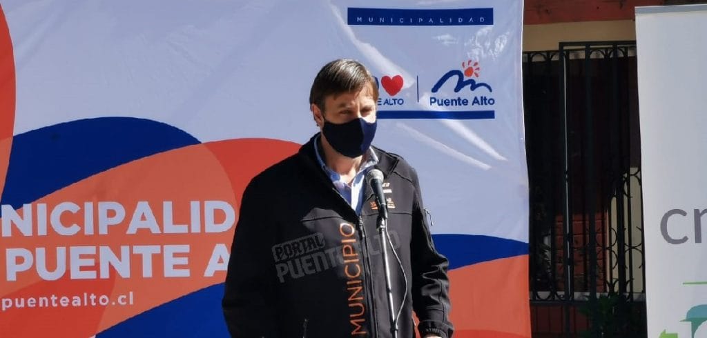 Codina destaca en apoyo ciudadano y queda en la mira para las presidenciables