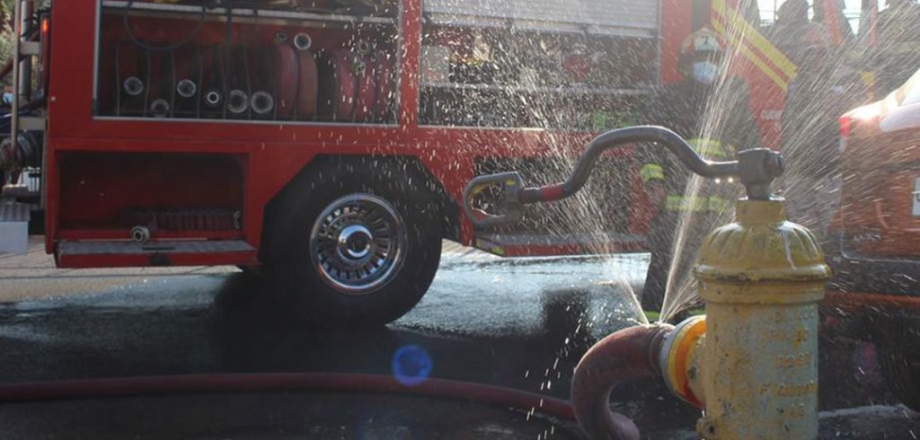Comandante del CBPA llama a apoyar a los bomberos y cuidar los grifos Bomberos, grifos