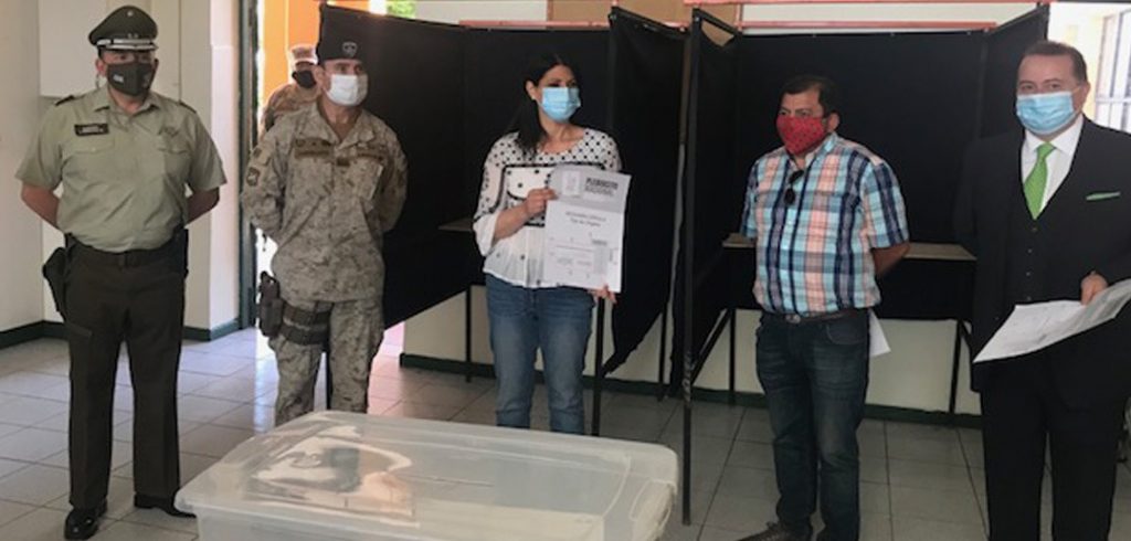 Gobernadora de Provincia Cordillera llama a realizar un Plebiscito en paz
