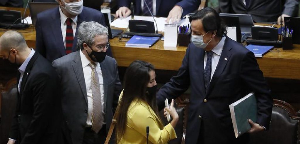 Cuatro a favor y tres en contra: diputados de nuestro distrito votaron en la acusación constitucional contra el renunciado ministro Víctor Pérez