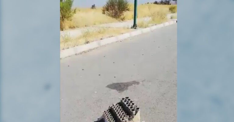 Video//Denuncian lanzamiento de fuegos artificiales al costado de una torre de alta tensión y de pastizales en Puente Alto