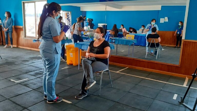 Puente Alto sumó a transportistas escolares al proceso de vacunación contra el Covid-19