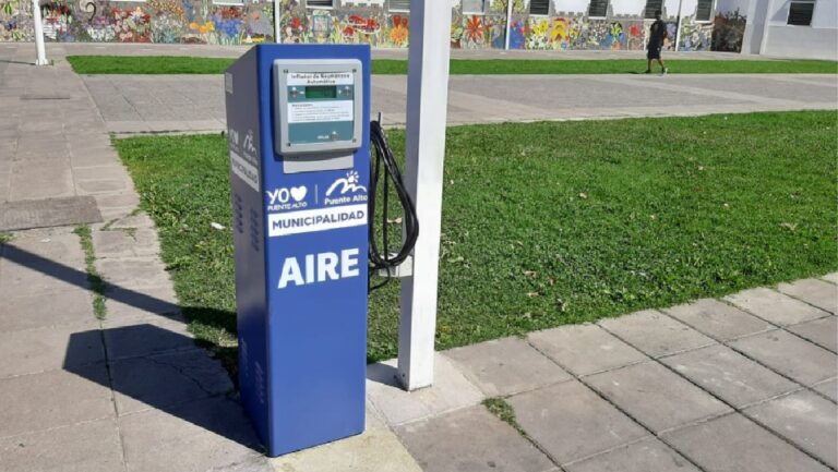Un apoyo para los ciclistas de Puente Alto: se instaló primer punto fijo para inflar ruedas gratuitamente