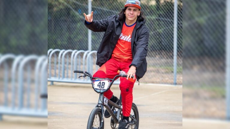 ¡Mauricio Molina, el joven de Puente Alto que es bronce mundial en BMX!