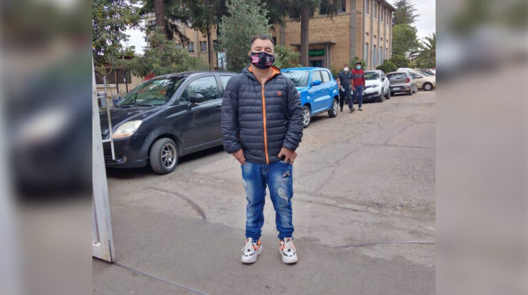 ¡Asegura una rápida atención! joven de La Granja “hace la fila por ti” para pagar trámites