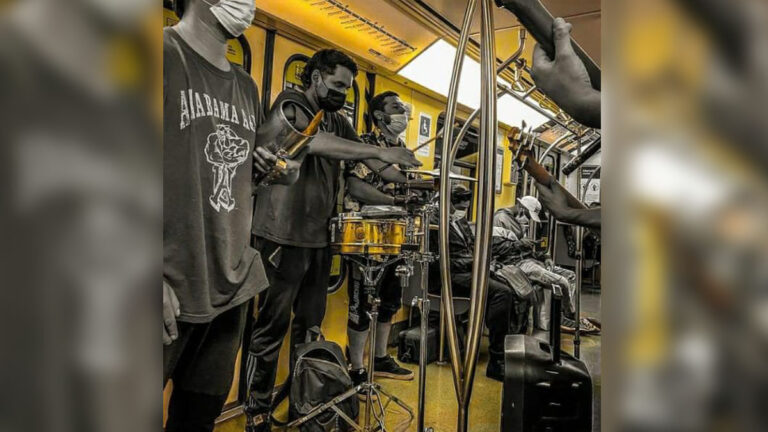Metro Cuadrado: la banda iniciada por puentealtinos que llena de energía los viajes en metro