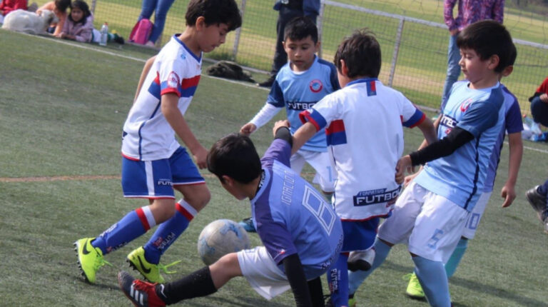 Equipo profesional y organizado: escuela de fútbol Real Cordillera de Puente Alto abrió matrículas gratuitas