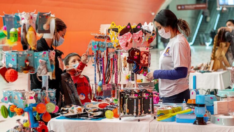 Emprendedores de Puente Alto participan en iniciativa “Mercado a un Metro”