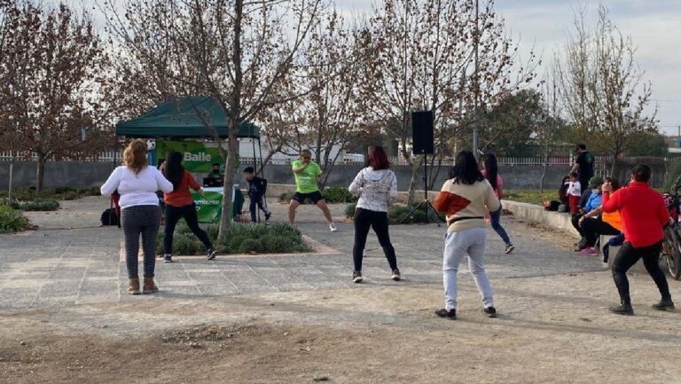 “Muévete en Bajos de Mena” volvió con todo: iniciativa promueve entretención y deporte familiar en Puente Alto