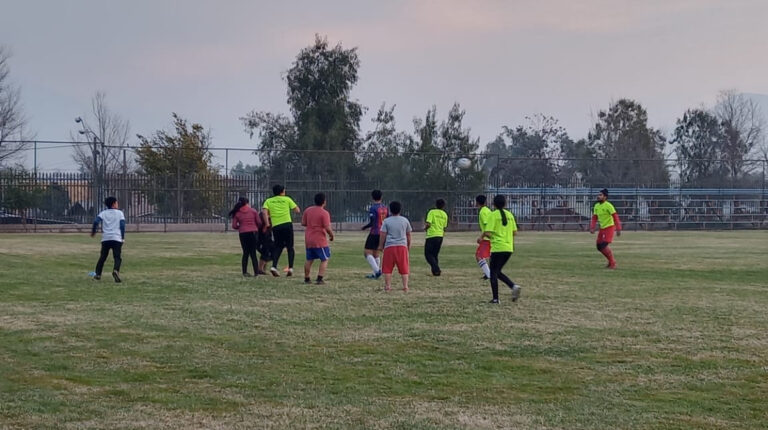 Fundación D.A.R. de Puente Alto creó escuela de fútbol totalmente gratuita