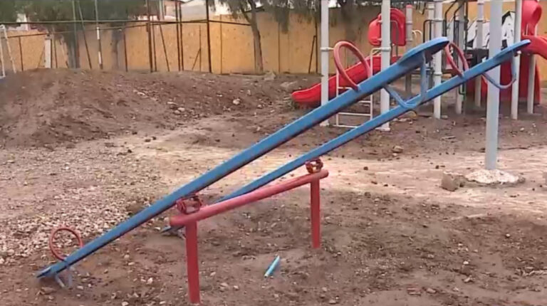 Vecinos de San José de las Claras no pueden utilizar plaza pública del sector hace cinco meses