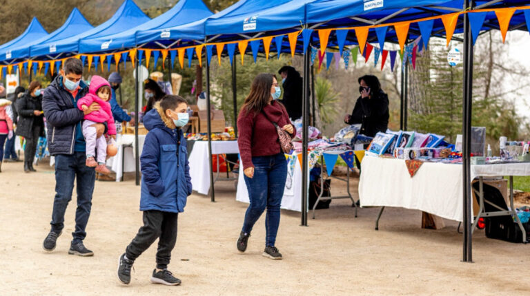 Emprendedores de Puente Alto venden sus productos en ferias de Puente Impulsa