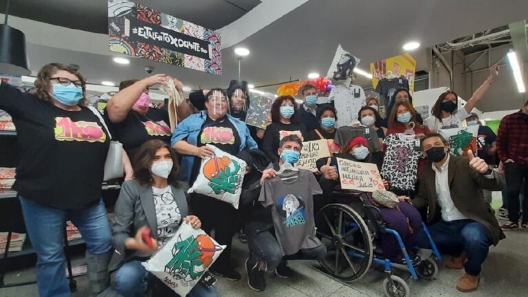 De Bajos de Mena al mundo: alianza entre Walmart y 1KO visibiliza el trabajo de artistas y emprendedores puentealtinos