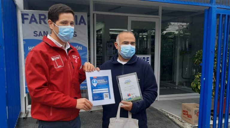 Primera farmacia sustentable de Puente Alto recibió reconocimiento por su compromiso medioambiental