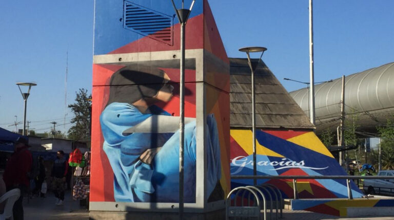 ¡Lindo gesto! Nuevo mural en Hospital Sótero del Río rinde homenaje a los trabajadores de la salud