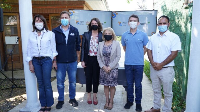 CMPC y Corporación Simón de Cirene firman convenio para ayudar a ELEAM de Puente Alto