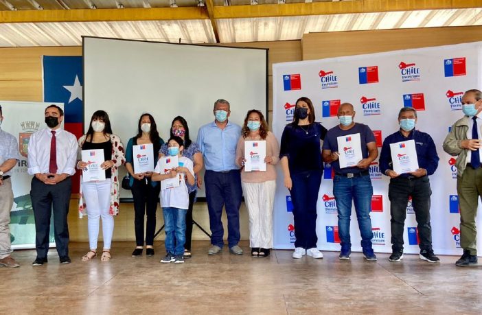 Familias de Pirque se convirtieron en propietarios tras recibir su título de dominio