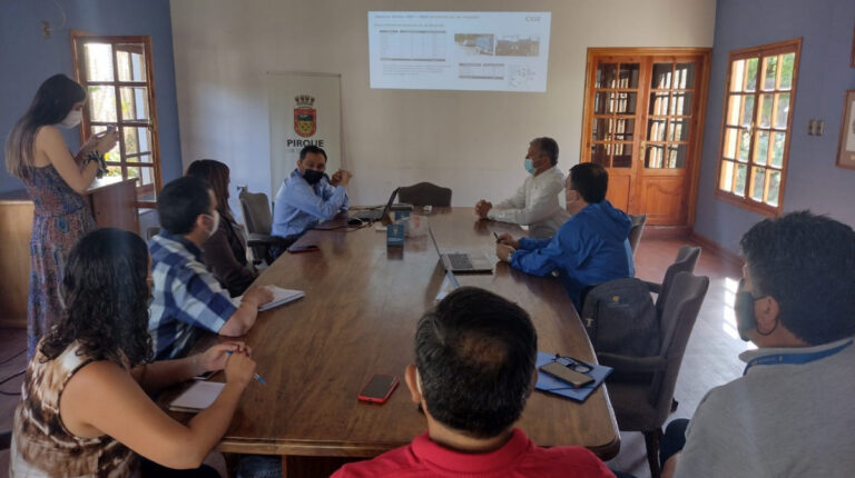 CGE informa plan preventivo de mantenimiento para periodo estival a alcalde de Pirque
