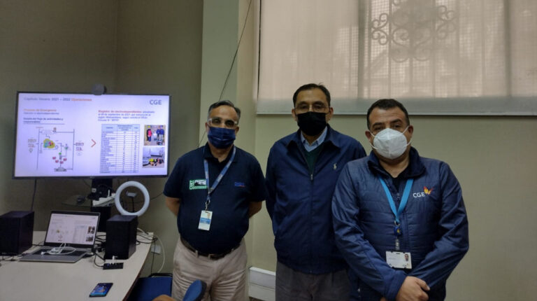 CGE informa plan preventivo de verano a director regional de ONEMI y Seremi de Energía