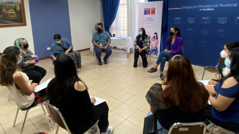 Vecinas de la Provincia Cordillera dialogaron sobre no violencia hacia las mujeres