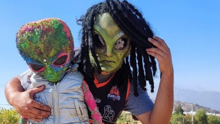 “Omniflow” arremete contra Marcianeke: “Yo soy el verdadero extraterrestre”