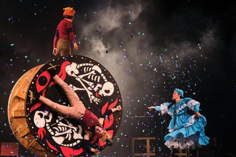¡Vuelve el teatro a la Plaza de Puente Alto! Montaje de circo-callejero “Fuego Rojo” se presentará este sábado