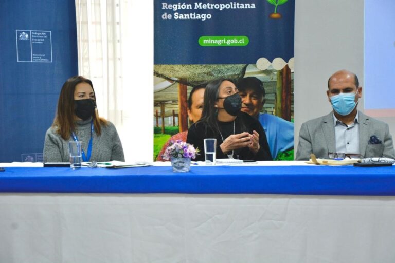 Delegada Provincial de Cordillera encabeza reunión de trabajo junto a Seremi de Agricultura para enfrentar emergencia agrícola en Pirque y San José de Maipo