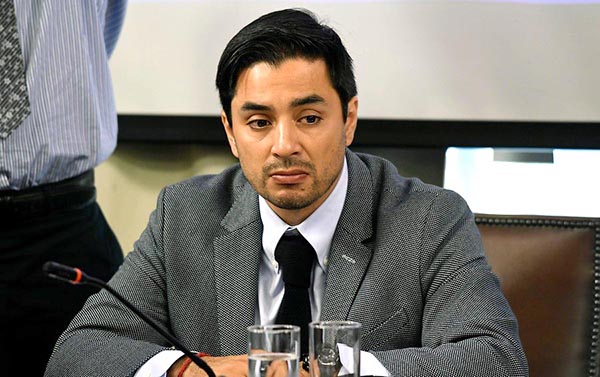 Diputado Carter sobre aprobación de proyecto que estabiliza precios en cuentas de luz: “Sigo sosteniendo que es insuficiente”