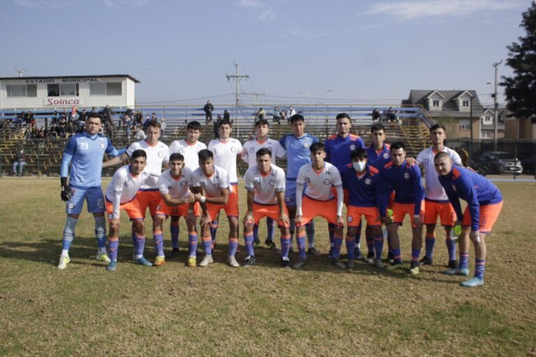 Municipal Puente Alto empato ante Pumas y es líder del campeonato